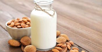 10 Beneficios Asombrosos De La Leche De Almendras