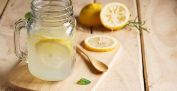 Beneficios de beber agua con limón para la salud